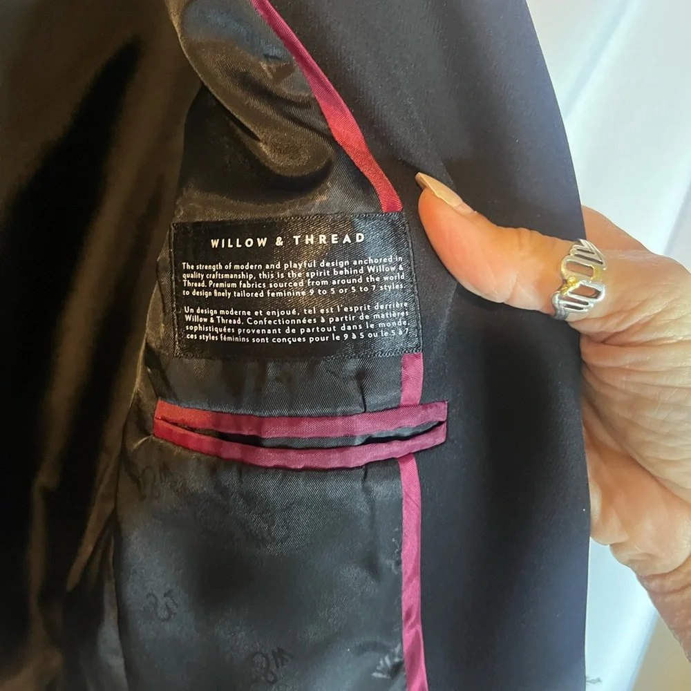 Willow & Thread class is black blazer - Picture 7 of 9